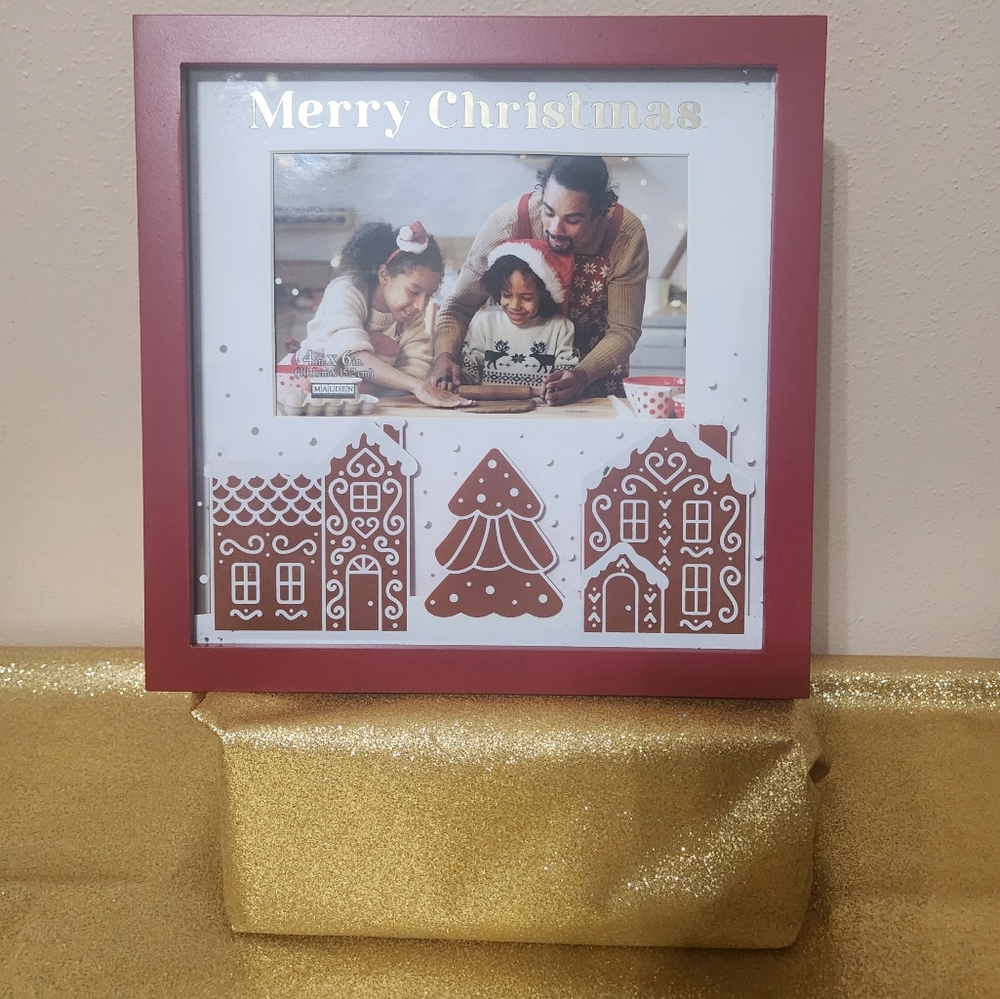 Merry Christmas Picture Frame Size   4in x 6in